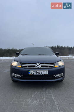 Седан Volkswagen Passat 2013 в Львове