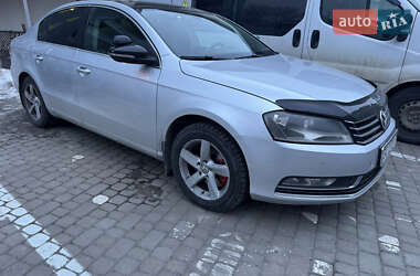 Седан Volkswagen Passat 2011 в Львове
