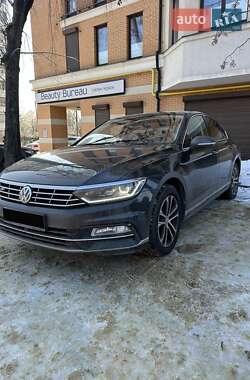 Седан Volkswagen Passat 2018 в Киеве