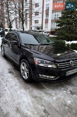 Седан Volkswagen Passat 2015 в Ивано-Франковске