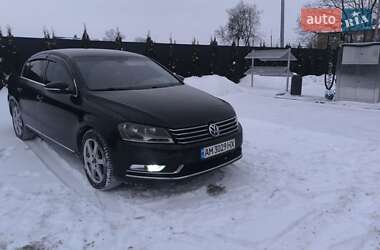 Седан Volkswagen Passat 2011 в Звягеле