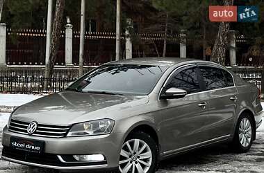 Седан Volkswagen Passat 2013 в Миколаєві