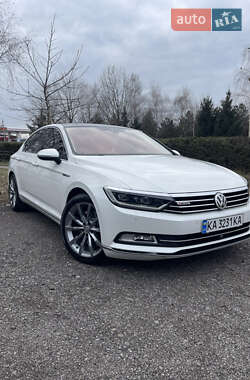 Седан Volkswagen Passat 2016 в Ужгороде