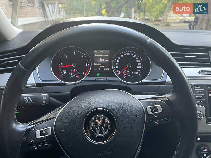 Универсал Volkswagen Passat 2015 в Кривом Роге