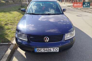 Седан Volkswagen Passat 1997 в Львове