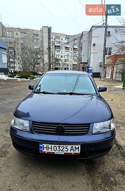 Седан Volkswagen Passat 1999 в Чорноморську