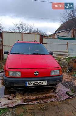 Универсал Volkswagen Passat 1988 в Змиеве