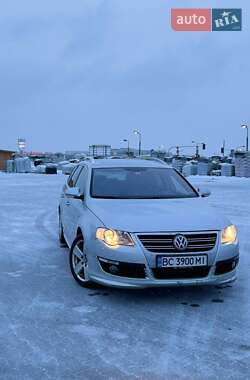 Універсал Volkswagen Passat 2010 в Львові