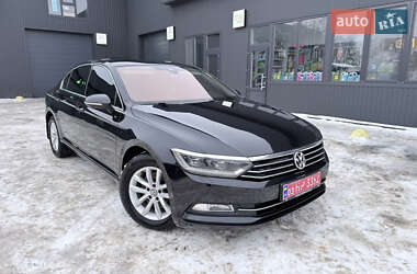 Седан Volkswagen Passat 2016 в Харкові