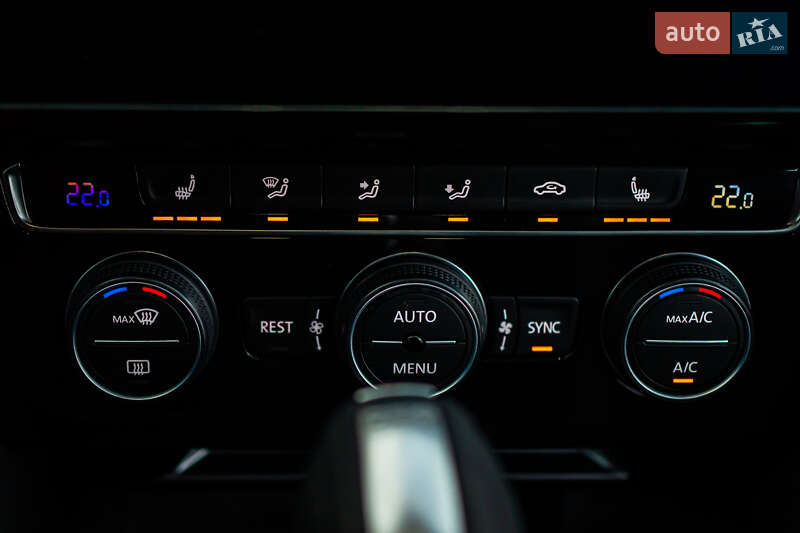 Универсал Volkswagen Passat 2019 в Луцке фото 86 Универсал Volkswagen Passat 2019 в Луцке