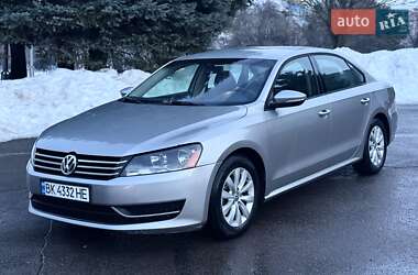 Седан Volkswagen Passat 2011 в Рівному