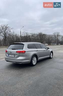 Универсал Volkswagen Passat 2016 в Запорожье