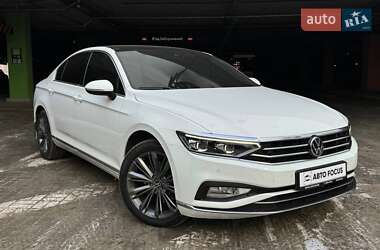 Седан Volkswagen Passat 2021 в Києві