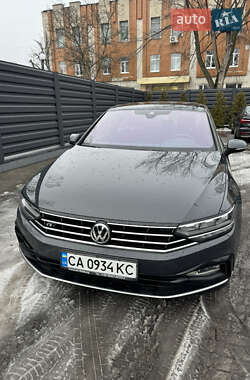 Седан Volkswagen Passat 2019 в Черкассах