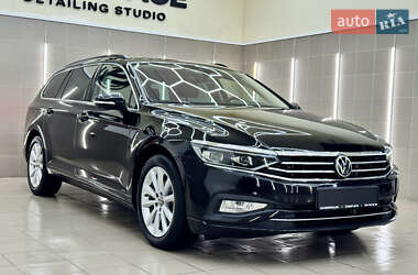 Универсал Volkswagen Passat 2022 в Киеве