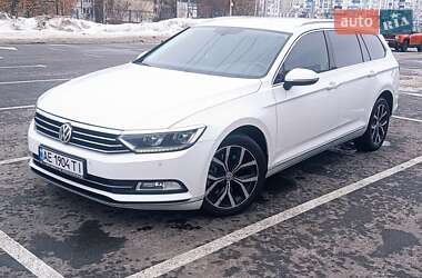 Універсал Volkswagen Passat 2015 в Чернігові