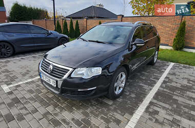 Універсал Volkswagen Passat 2010 в Вінниці