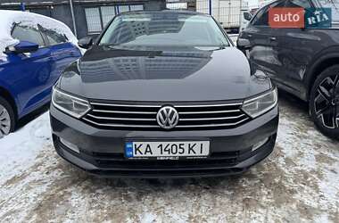 Седан Volkswagen Passat 2017 в Киеве