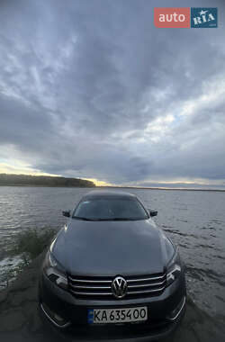 Седан Volkswagen Passat 2013 в Киеве