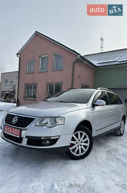 Універсал Volkswagen Passat 2010 в Рожнятові