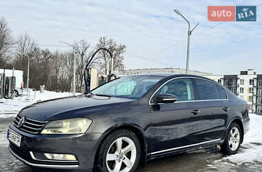 Седан Volkswagen Passat 2011 в Львове