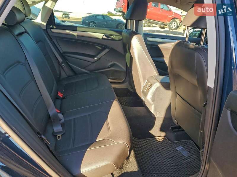 Седан Volkswagen Passat 2021 в Львове