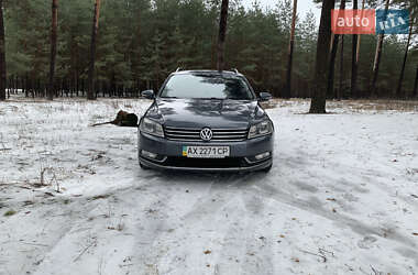 Універсал Volkswagen Passat 2012 в Богодухіву