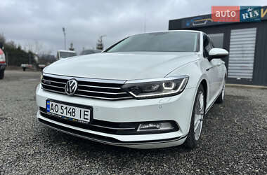 Седан Volkswagen Passat 2015 в Иршаве