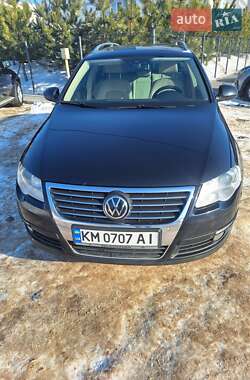 Седан Volkswagen Passat 2010 в Житомирі