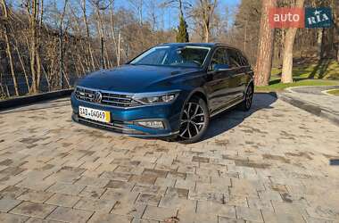 Универсал Volkswagen Passat 2020 в Львове