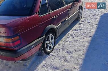 Седан Volkswagen Passat 1989 в Сквире