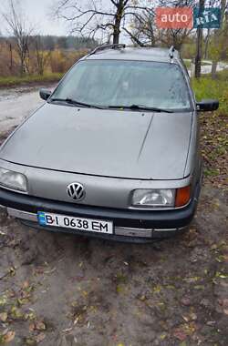Універсал Volkswagen Passat 1993 в Полтаві