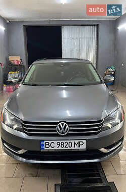 Седан Volkswagen Passat 2014 в Жовкві