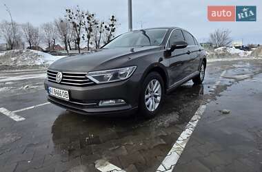 Седан Volkswagen Passat 2017 в Києві