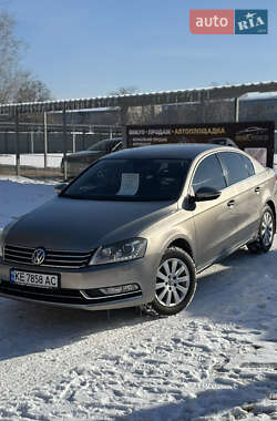 Седан Volkswagen Passat 2012 в Каменском