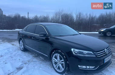 Седан Volkswagen Passat 2014 в Киеве