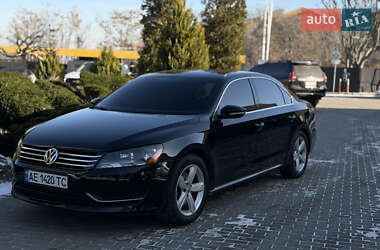 Седан Volkswagen Passat 2012 в Днепре