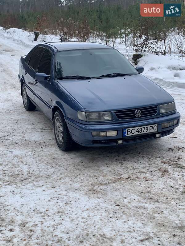 Седан Volkswagen Passat 1996 в Кременце