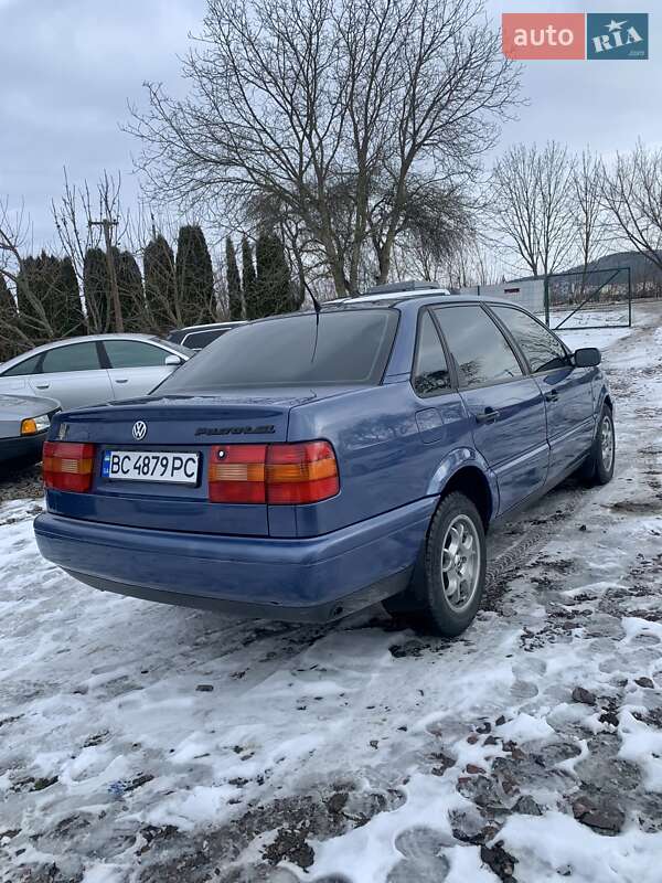 Седан Volkswagen Passat 1996 в Кременце