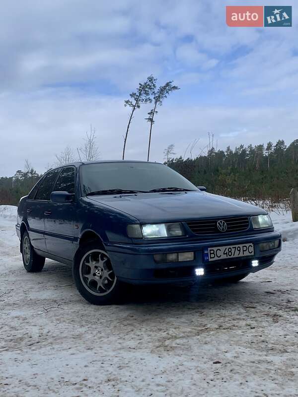 Седан Volkswagen Passat 1996 в Кременце