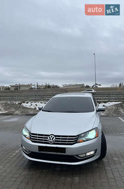 Седан Volkswagen Passat 2014 в Львове