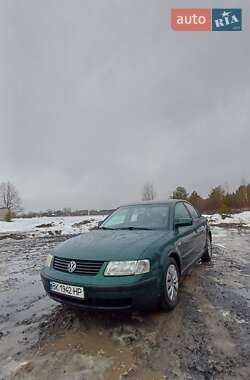 Седан Volkswagen Passat 1999 в Дубровиці