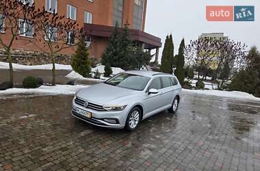Универсал Volkswagen Passat 2020 в Нововолынске