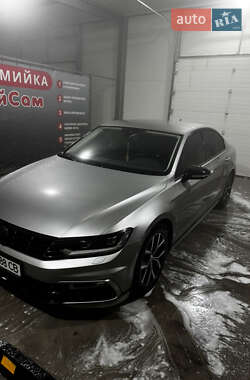 Седан Volkswagen Passat 2017 в Магдалиновке