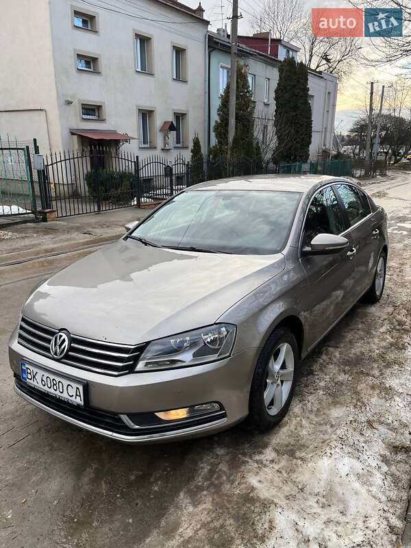 2014 Volkswagen Passat, VIN WVWZZZ3CZEE074353:plate — фото 1 (autoria)