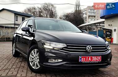 Универсал Volkswagen Passat 2020 в Киеве