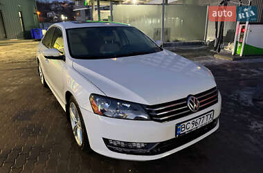 Седан Volkswagen Passat 2014 в Львове
