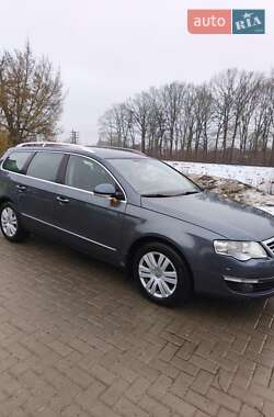 Универсал Volkswagen Passat 2010 в Старой Выжевке