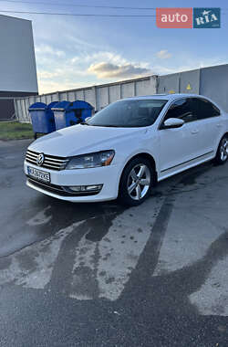 Седан Volkswagen Passat 2011 в Киеве
