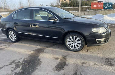 Седан Volkswagen Passat 2007 в Ровно